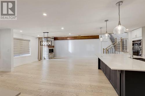 2041 Lilac Drive, Innisfil, ON - Indoor Photo Showing Kitchen