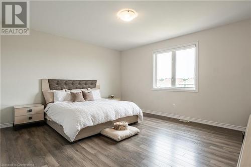 8445 Sweet Chestnut Drive, Niagara Falls, ON - Indoor Photo Showing Bedroom