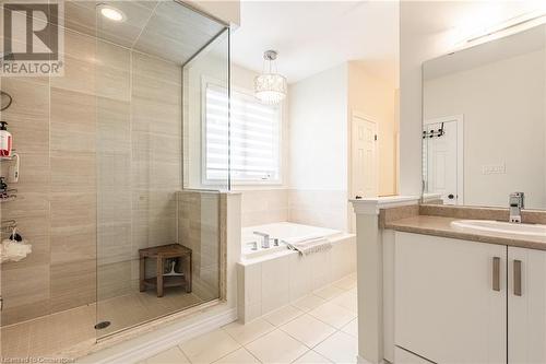 8445 Sweet Chestnut Drive, Niagara Falls, ON - Indoor Photo Showing Bathroom