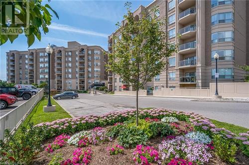 2085 Amherst Heights Drive Unit# 106, Burlington, ON - Outdoor With Facade