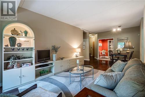 2085 Amherst Heights Drive Unit# 106, Burlington, ON - Indoor Photo Showing Living Room