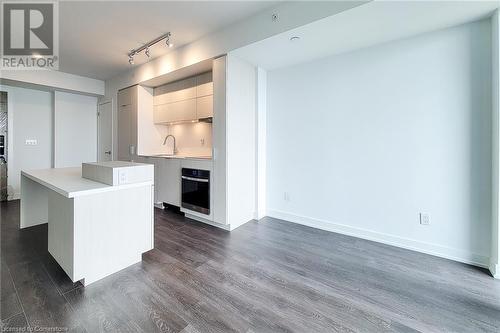 370 Martha Street Unit# 706, Burlington, ON - Indoor Photo Showing Kitchen