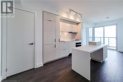 370 Martha Street Unit# 706, Burlington, ON - Indoor Photo Showing Kitchen