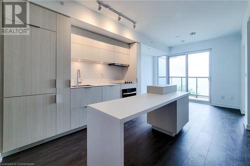 370 Martha Street Unit# 706, Burlington, ON - Indoor Photo Showing Kitchen