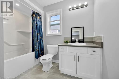 210 Queen Street S, Simcoe, ON - Indoor Photo Showing Bathroom