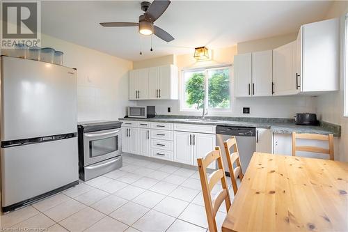 29 Quaker Road, Welland, ON - Indoor Photo Showing Kitchen