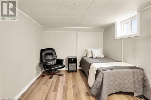 6 Homewood Avenue, St. Catharines, ON - Indoor Photo Showing Bedroom