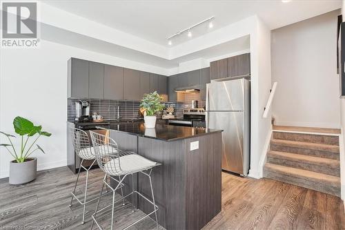 1121 Cooke Boulevard Unit# 1, Burlington, ON - Indoor Photo Showing Kitchen With Upgraded Kitchen