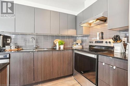 1121 Cooke Boulevard Unit# 1, Burlington, ON - Indoor Photo Showing Kitchen With Upgraded Kitchen