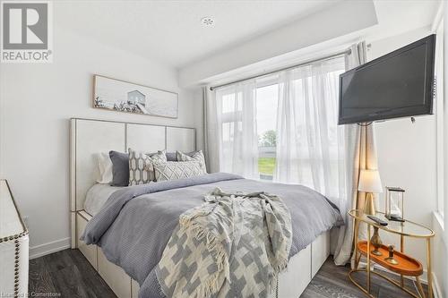 1121 Cooke Boulevard Unit# 1, Burlington, ON - Indoor Photo Showing Bedroom