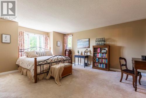 1 Kusins Court, Dundas, ON - Indoor Photo Showing Bedroom