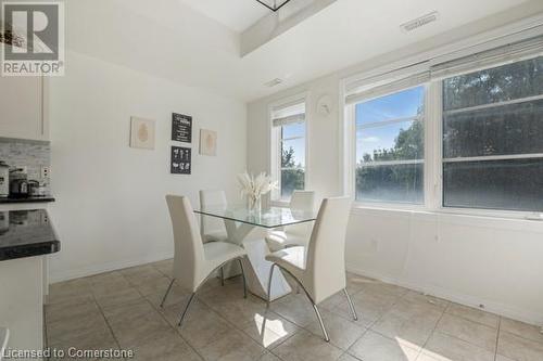 70 Plains Road W Unit# 46, Burlington, ON - Indoor Photo Showing Dining Room