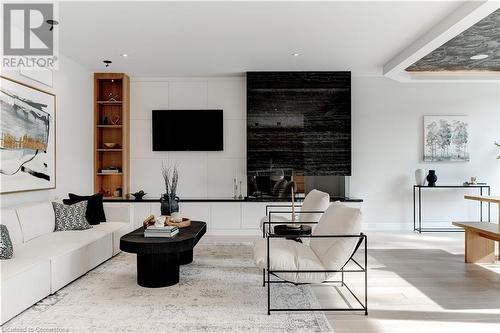 298 Strathcona Drive, Burlington, ON - Indoor Photo Showing Living Room