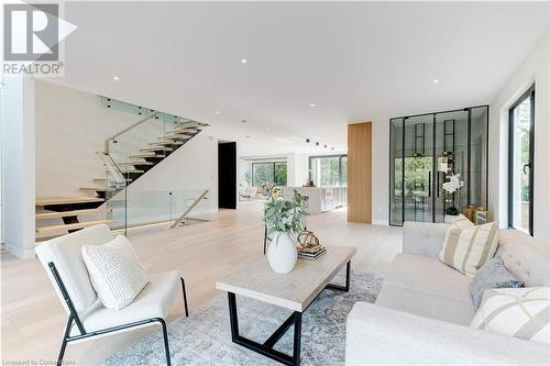 298 Strathcona Drive, Burlington, ON - Indoor Photo Showing Living Room