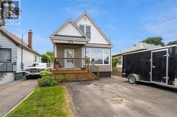 552 QUEBEC Street  Hamilton, ON L8H 6V4