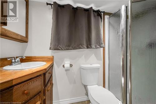 552 Quebec Street, Hamilton, ON - Indoor Photo Showing Bathroom