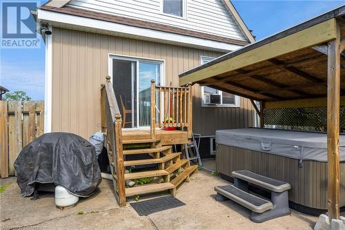 552 Quebec Street, Hamilton, ON - Outdoor With Exterior