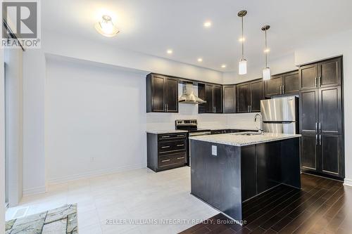 660 Capricorn Circle, Ottawa, ON - Indoor Photo Showing Kitchen With Stainless Steel Kitchen With Upgraded Kitchen