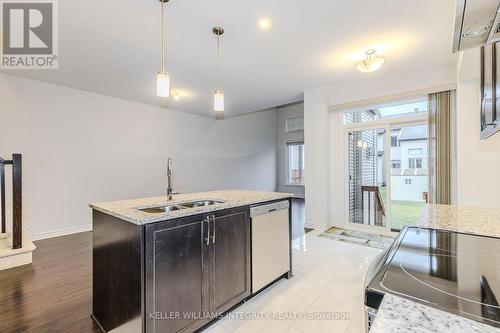 660 Capricorn Circle, Ottawa, ON - Indoor Photo Showing Kitchen