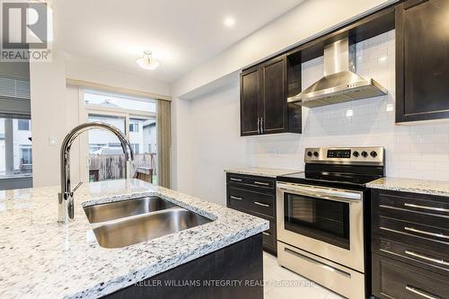 660 Capricorn Circle, Ottawa, ON - Indoor Photo Showing Kitchen With Stainless Steel Kitchen With Double Sink With Upgraded Kitchen