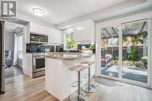 68 Hollybush Drive, Hamilton, ON - Indoor Photo Showing Kitchen