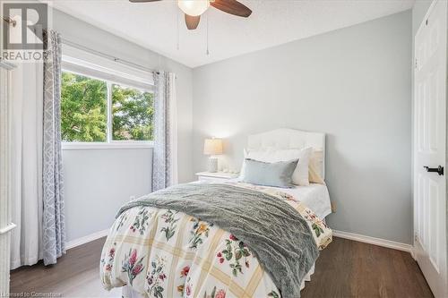 68 Hollybush Drive, Hamilton, ON - Indoor Photo Showing Bedroom