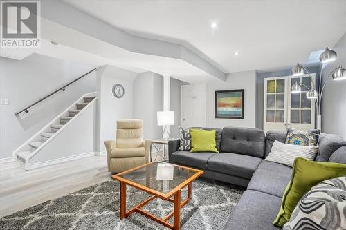 68 Hollybush Drive, Hamilton, ON - Indoor Photo Showing Living Room