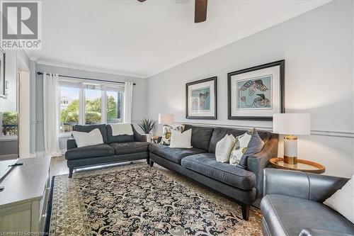 68 Hollybush Drive, Hamilton, ON - Indoor Photo Showing Living Room