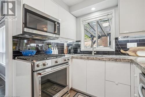 68 Hollybush Drive, Hamilton, ON - Indoor Photo Showing Kitchen