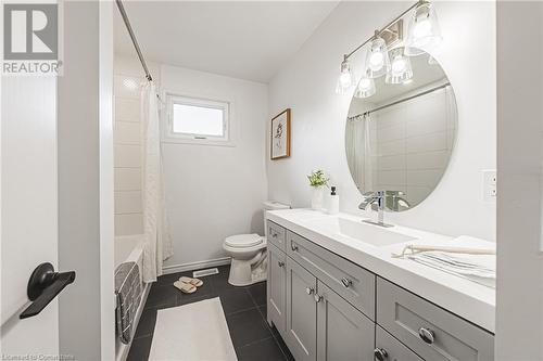 75 Graystone Drive, Hamilton, ON - Indoor Photo Showing Bathroom