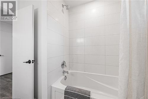 75 Graystone Drive, Hamilton, ON - Indoor Photo Showing Bathroom