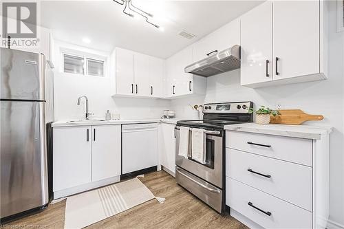 75 Graystone Drive, Hamilton, ON - Indoor Photo Showing Kitchen