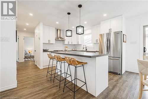 75 Graystone Drive, Hamilton, ON - Indoor Photo Showing Kitchen With Upgraded Kitchen