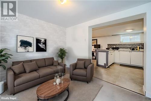 187 Grenfell Street, Hamilton, ON - Indoor Photo Showing Living Room