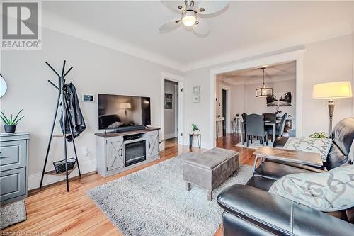 187 Grenfell Street, Hamilton, ON - Indoor Photo Showing Living Room