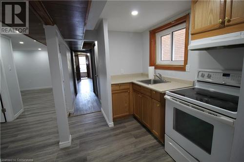 19 Delena Avenue N, Hamilton, ON - Indoor Photo Showing Kitchen