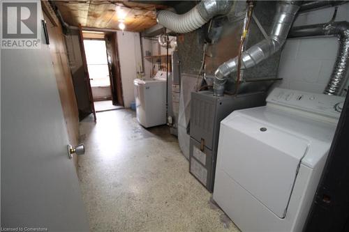 19 Delena Avenue N, Hamilton, ON - Indoor Photo Showing Laundry Room