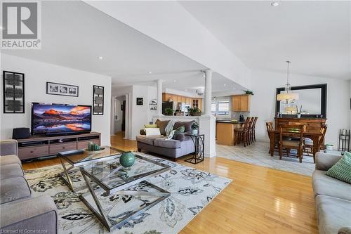 24 Benziger Lane, Hamilton, ON - Indoor Photo Showing Living Room