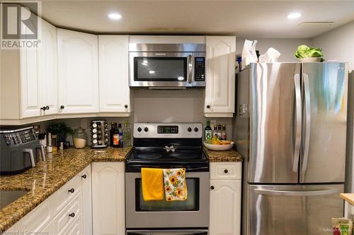 213 Concession 4 Road W, Hamilton, ON - Indoor Photo Showing Kitchen