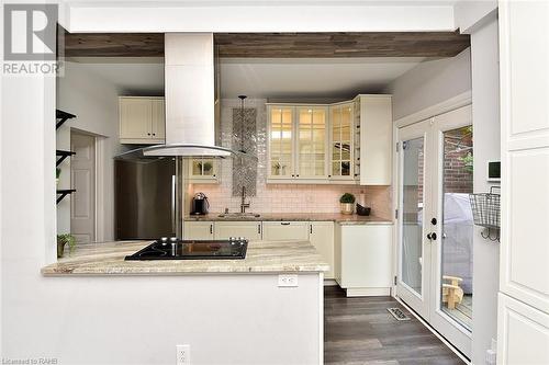 215 Rosslyn Avenue N, Hamilton, ON - Indoor Photo Showing Kitchen