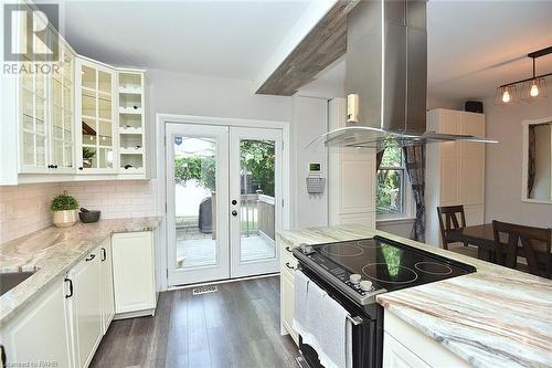 215 Rosslyn Avenue N, Hamilton, ON - Indoor Photo Showing Kitchen With Upgraded Kitchen