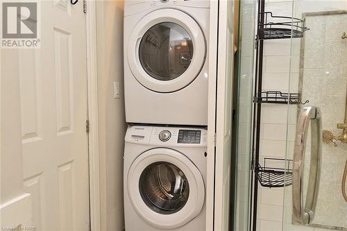 215 Rosslyn Avenue N, Hamilton, ON - Indoor Photo Showing Laundry Room