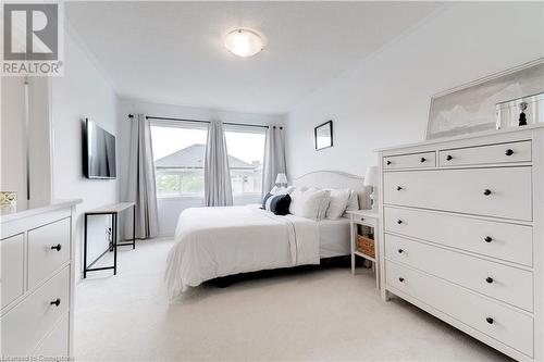 5647 Stella Lane, Burlington, ON - Indoor Photo Showing Bedroom