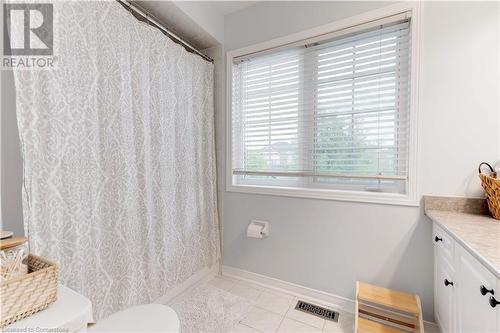 5647 Stella Lane, Burlington, ON - Indoor Photo Showing Bathroom