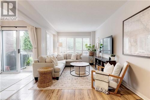 5647 Stella Lane, Burlington, ON - Indoor Photo Showing Living Room