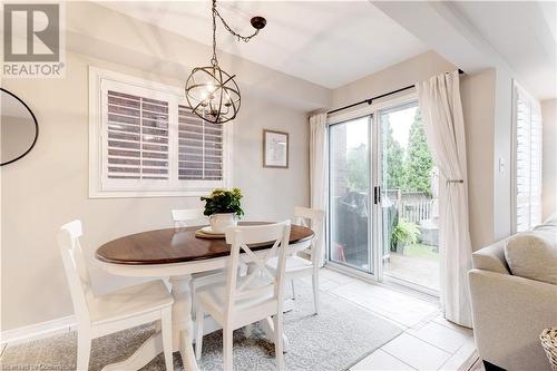 5647 Stella Lane, Burlington, ON - Indoor Photo Showing Dining Room