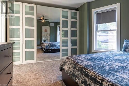 47 Mountain Avenue, Hamilton, ON - Indoor Photo Showing Bedroom