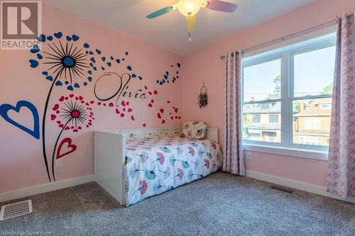 47 Mountain Avenue, Hamilton, ON - Indoor Photo Showing Bedroom