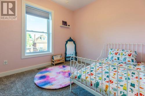 47 Mountain Avenue, Hamilton, ON - Indoor Photo Showing Bedroom