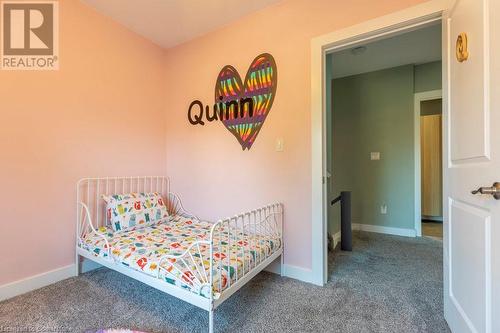 47 Mountain Avenue, Hamilton, ON - Indoor Photo Showing Bedroom